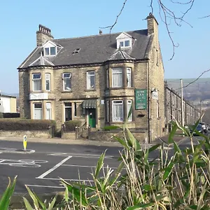 Kirk Lea 3*, Halifax United Kingdom